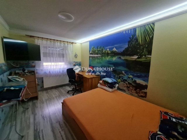 Eladó családi ház, Balatonszabadiban 89.9 M Ft, 5 szobás