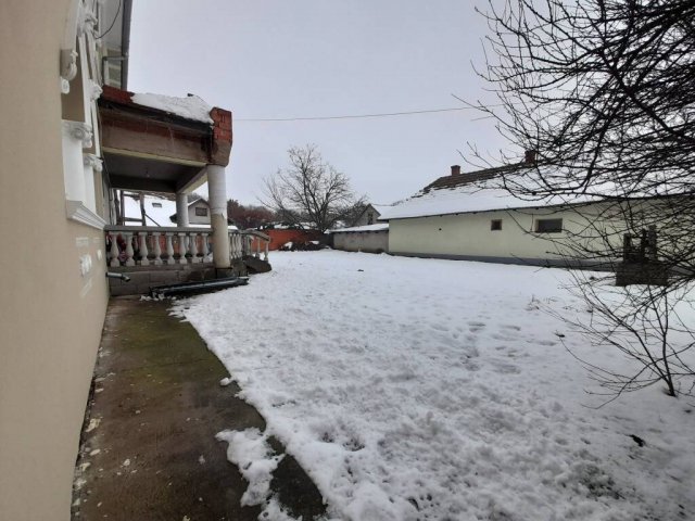 Eladó családi ház, Szarvason 245 M Ft, 5 szobás