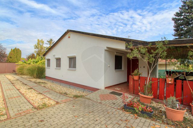 Eladó nyaraló, Velencén 53.5 M Ft, 2+2 szobás