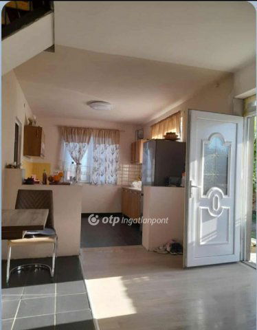 Eladó családi ház, Jászapátiban 17.79 M Ft, 2 szobás