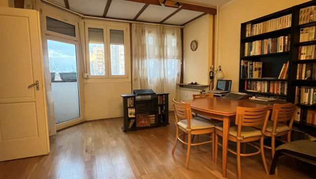 Eladó panellakás, XXI. kerületben, Kossuth Lajos utcában