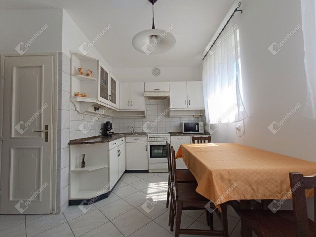 Eladó családi ház, Sopronban 129 M Ft, 7 szobás