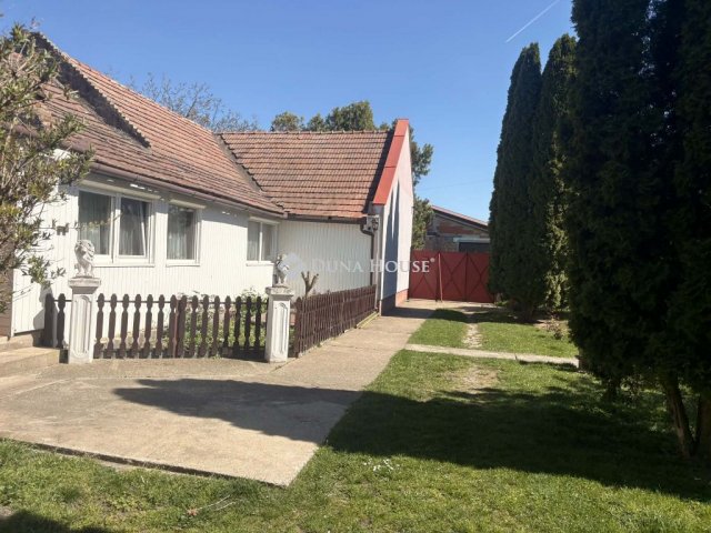 Eladó családi ház, Hegyeshalomban 52.9 M Ft, 3 szobás