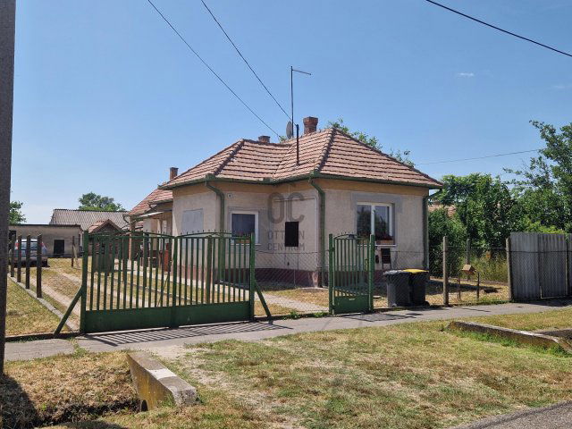 Eladó családi ház, Kőröstetétlenen 23.9 M Ft, 3 szobás