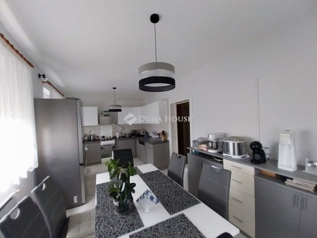 Eladó téglalakás, Budapesten, XVII. kerületben 109.9 M Ft