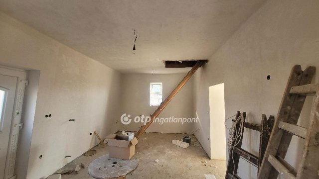 Eladó családi ház, Jászberényben 53.9 M Ft, 2+1 szobás