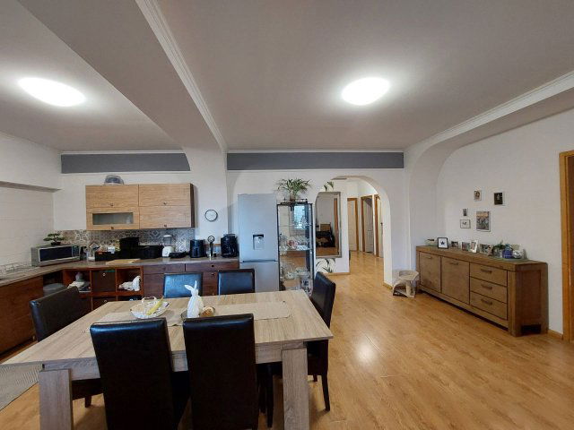 Eladó családi ház, Tokodon 89.9 M Ft, 7 szobás