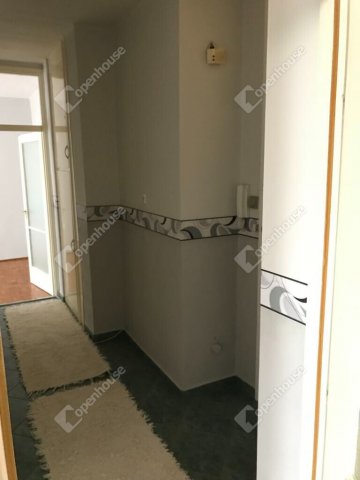 Eladó téglalakás, Szarvason 26.5 M Ft, 2 szobás