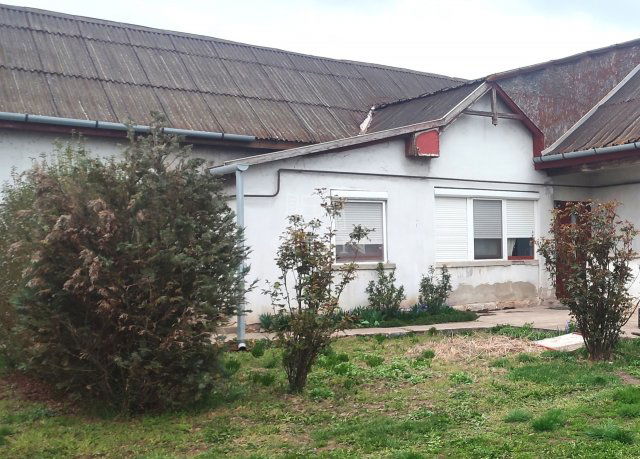 Eladó családi ház, Tiszalúcon 10 M Ft, 3+2 szobás