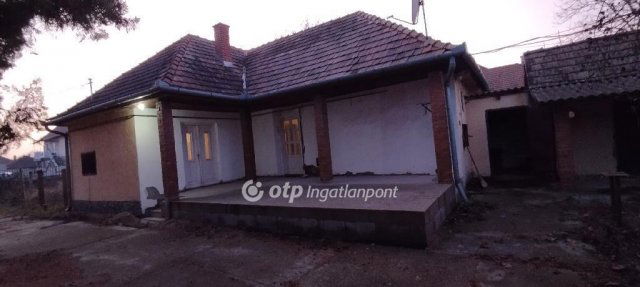 Eladó családi ház, Nagykátán 24.9 M Ft, 2 szobás