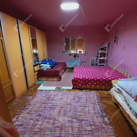 Eladó családi ház, Cserkeszőlőn 14 M Ft, 2 szobás