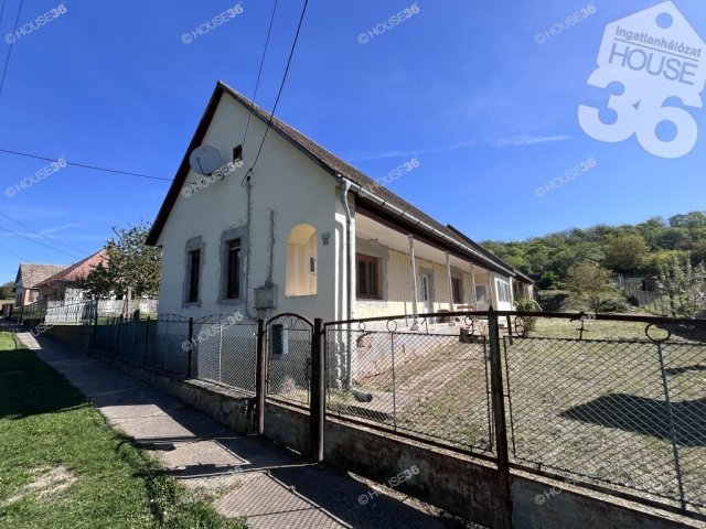 Eladó családi ház, Tevelen 29.99 M Ft, 3 szobás