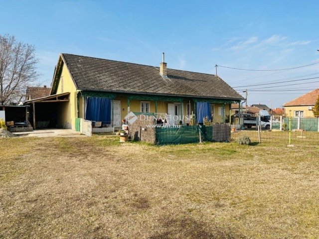 Eladó ipari ingatlan, Tápióbicskén 82 M Ft