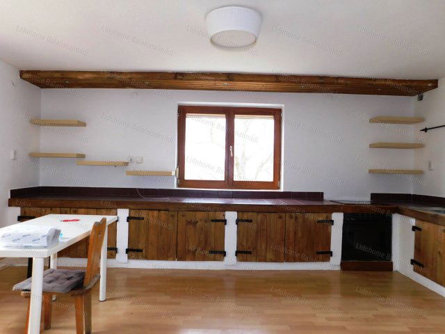 Eladó családi ház, Balatonszőlősön 82 M Ft, 10 szobás