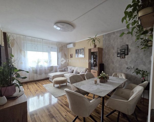 Eladó panellakás, Szegeden, Csongrádi sugárúton 59.9 M Ft