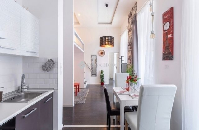 Eladó téglalakás, Budapesten, VII. kerületben 105 M Ft, 2 szobás