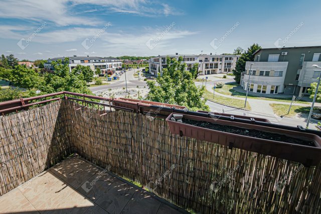 Eladó téglalakás, Mosonmagyaróváron 64.85 M Ft, 3 szobás