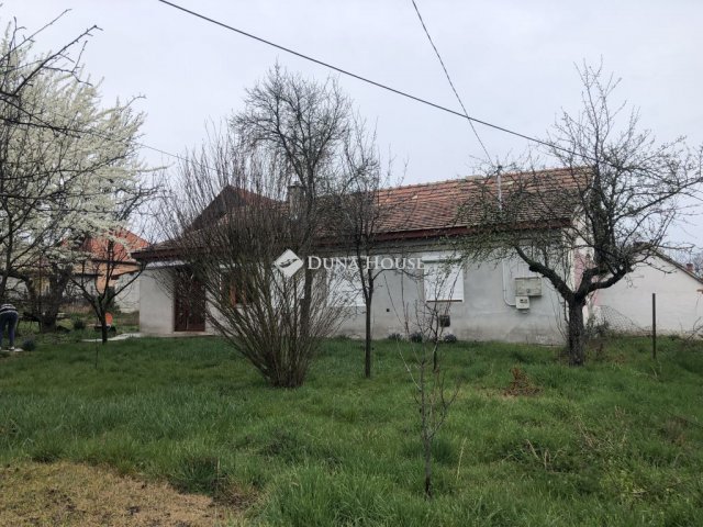 Eladó családi ház, Enyingen 34.9 M Ft, 2 szobás