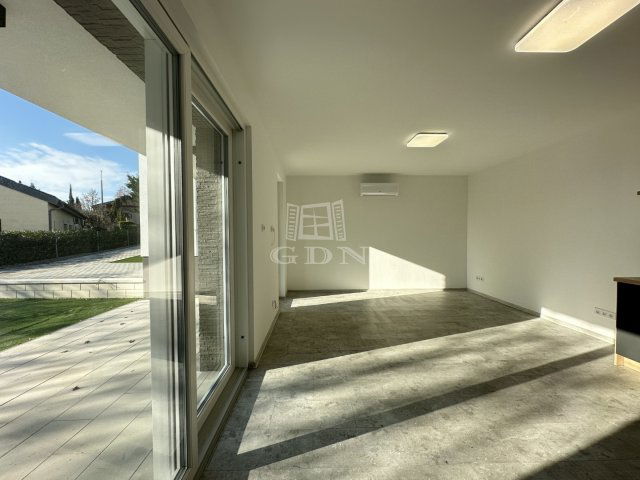 Kiadó téglalakás, albérlet, Székesfehérvárott 300 E Ft / hó