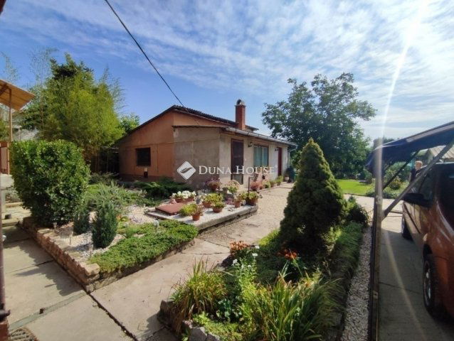 Eladó családi ház, Kecskeméten 61.5 M Ft, 3 szobás