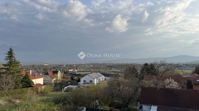Eladó családi ház, Szentendrén 238 M Ft, 3 szobás