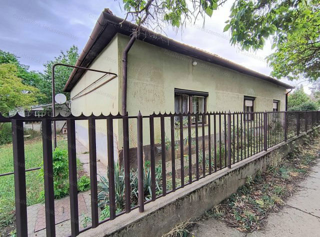 Eladó családi ház, Kengyelen 18.5 M Ft, 3 szobás