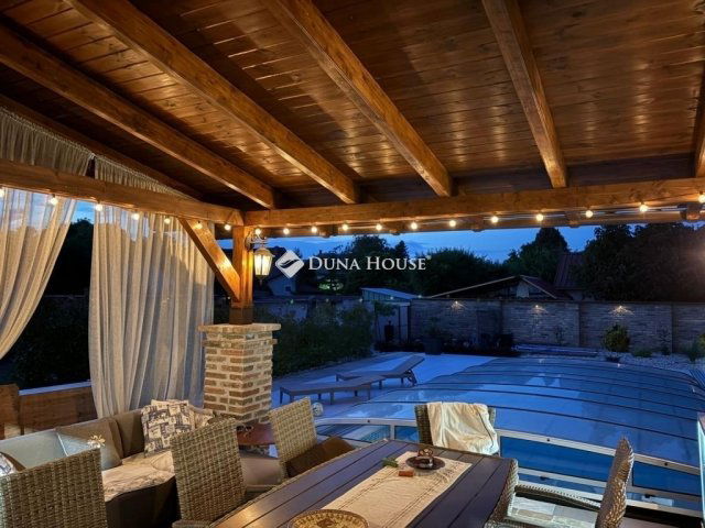 Eladó családi ház, Szatymazon 148 M Ft, 5 szobás