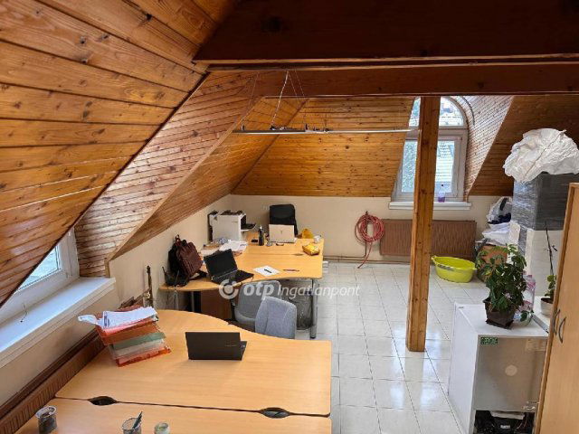 Eladó üzlethelyiség, Veszprémben 68.99 M Ft, 2 szobás