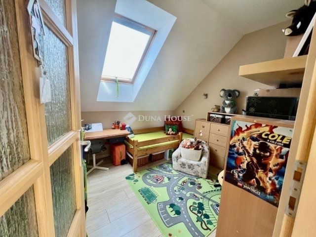 Eladó családi ház, Balatonkenesén 126.9 M Ft, 4 szobás