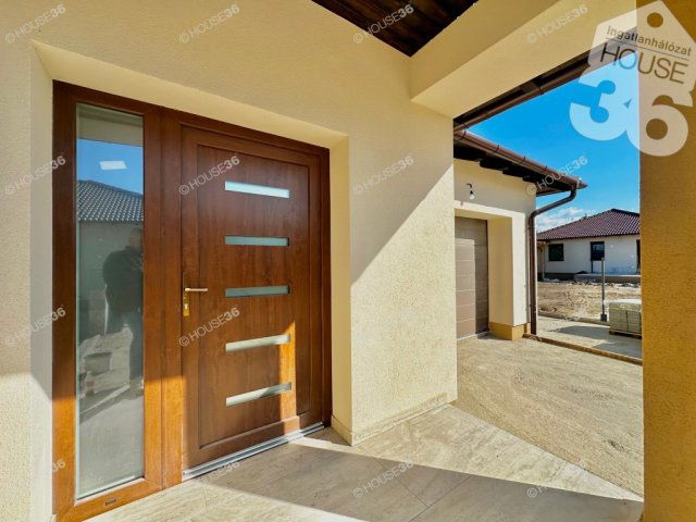 Eladó családi ház, Kecskeméten 127.9 M Ft, 5 szobás