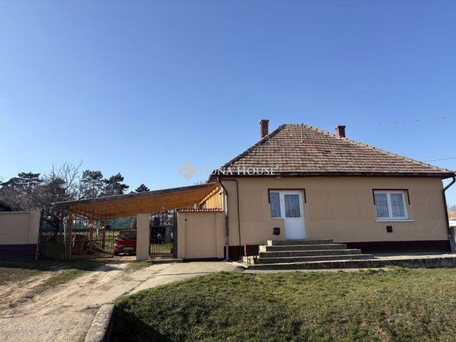 Eladó családi ház, Kállón, Erzsébet Királyné utcában 28 M Ft