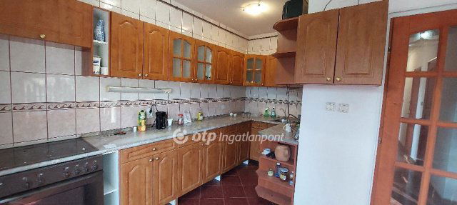 Eladó téglalakás, Szegeden 64.9 M Ft, 3 szobás