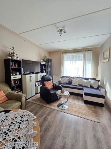 Eladó téglalakás, Pécsett 42.99 M Ft, 1 szobás