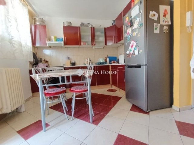 Eladó téglalakás, Mohácson 32 M Ft, 3 szobás