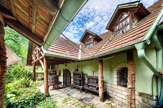 Eladó üzlethelyiség, Bicskén 249.9 M Ft, 1 szobás