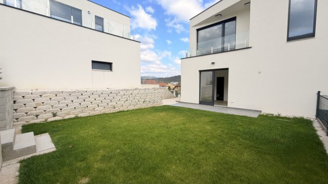 Eladó ikerház, Budapesten, III. kerületben 324.9 M Ft, 4 szobás