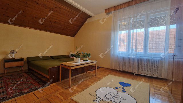 Eladó családi ház, Komáromban 62.9 M Ft, 4 szobás