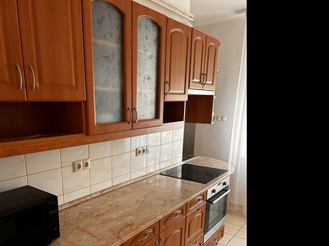 Kiadó téglalakás, albérlet, Debrecenben, Simonyi úton, 3 szobás