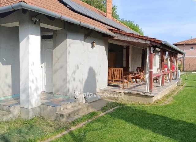 Eladó családi ház, Tárnokon 109 M Ft, 3 szobás