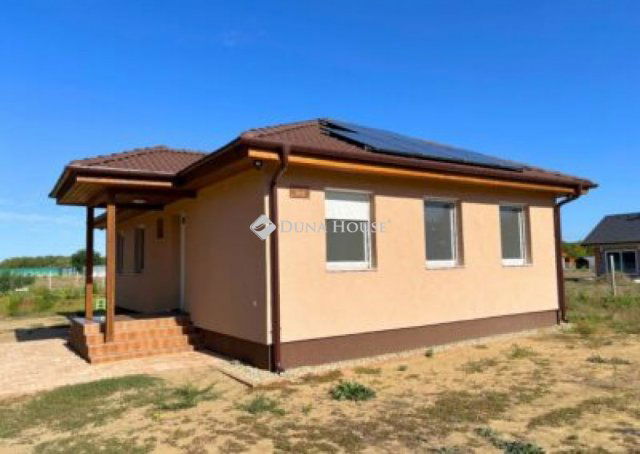 Eladó családi ház, Kecskeméten 50.6 M Ft, 4 szobás