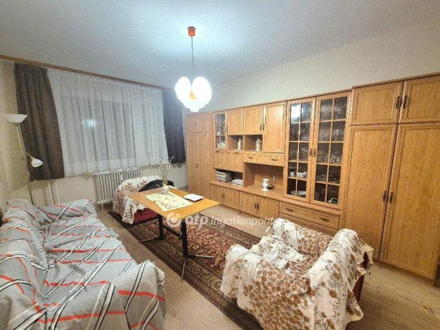 Eladó panellakás, Székesfehérvárott 44.9 M Ft, 2 szobás