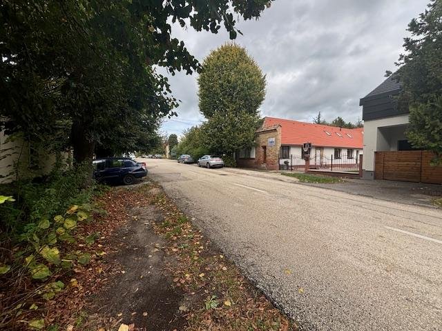 Eladó családi ház, Tatán 80 M Ft, 5 szobás