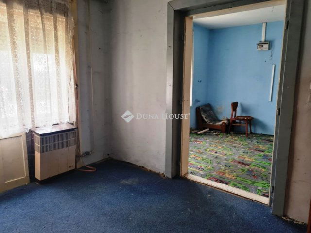 Eladó családi ház, Lajoskomáromban 14.7 M Ft, 3 szobás