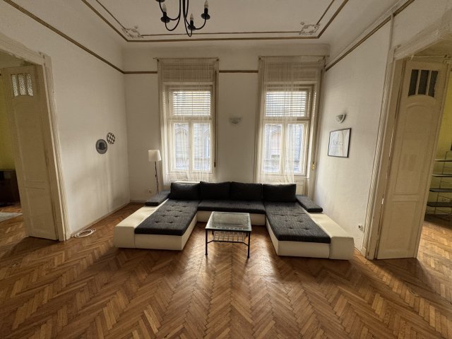 Eladó téglalakás, Budapesten, VI. kerületben, Lovag utcában