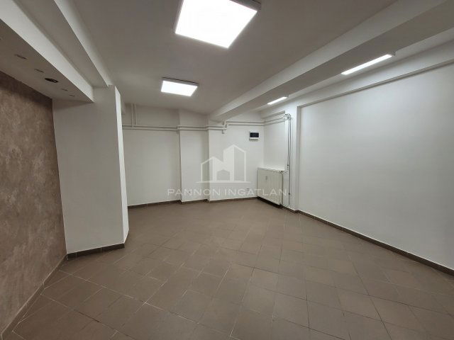 Kiadó üzlethelyiség, Veszprémben 150 E Ft / hó