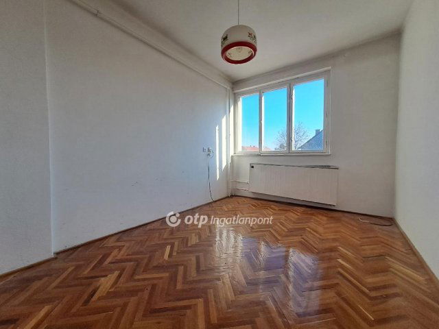 Eladó sorház, Zircen 59.99 M Ft, 4+1 szobás