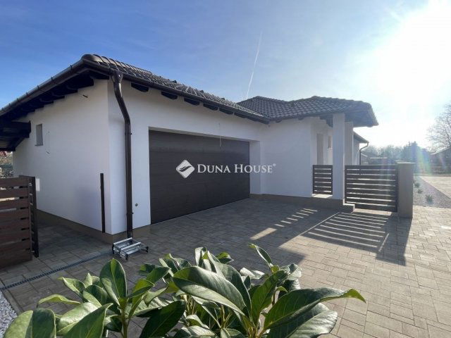 Eladó családi ház, Kecskeméten 118 M Ft, 4 szobás