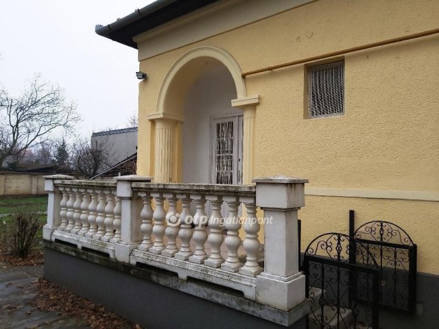 Eladó családi ház, Békéscsabán 89.9 M Ft, 4 szobás