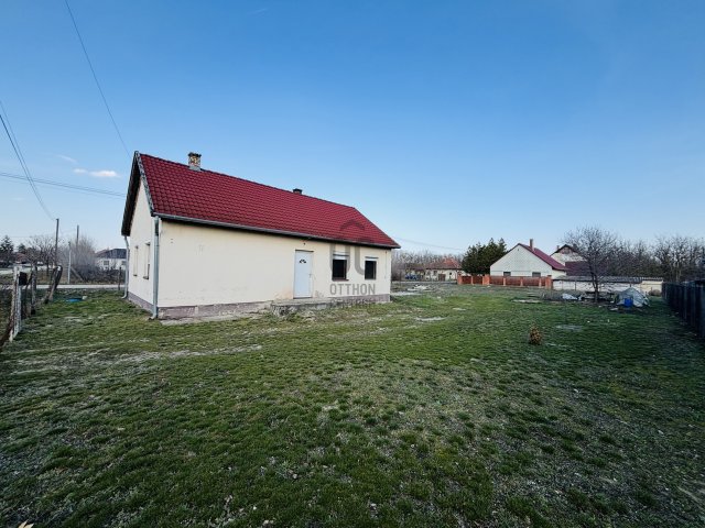 Eladó családi ház, Nyársapáton 23.7 M Ft, 3 szobás