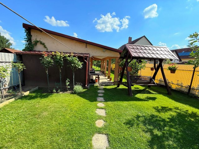 Eladó ikerház, Debrecenben 122.9 M Ft, 4 szobás